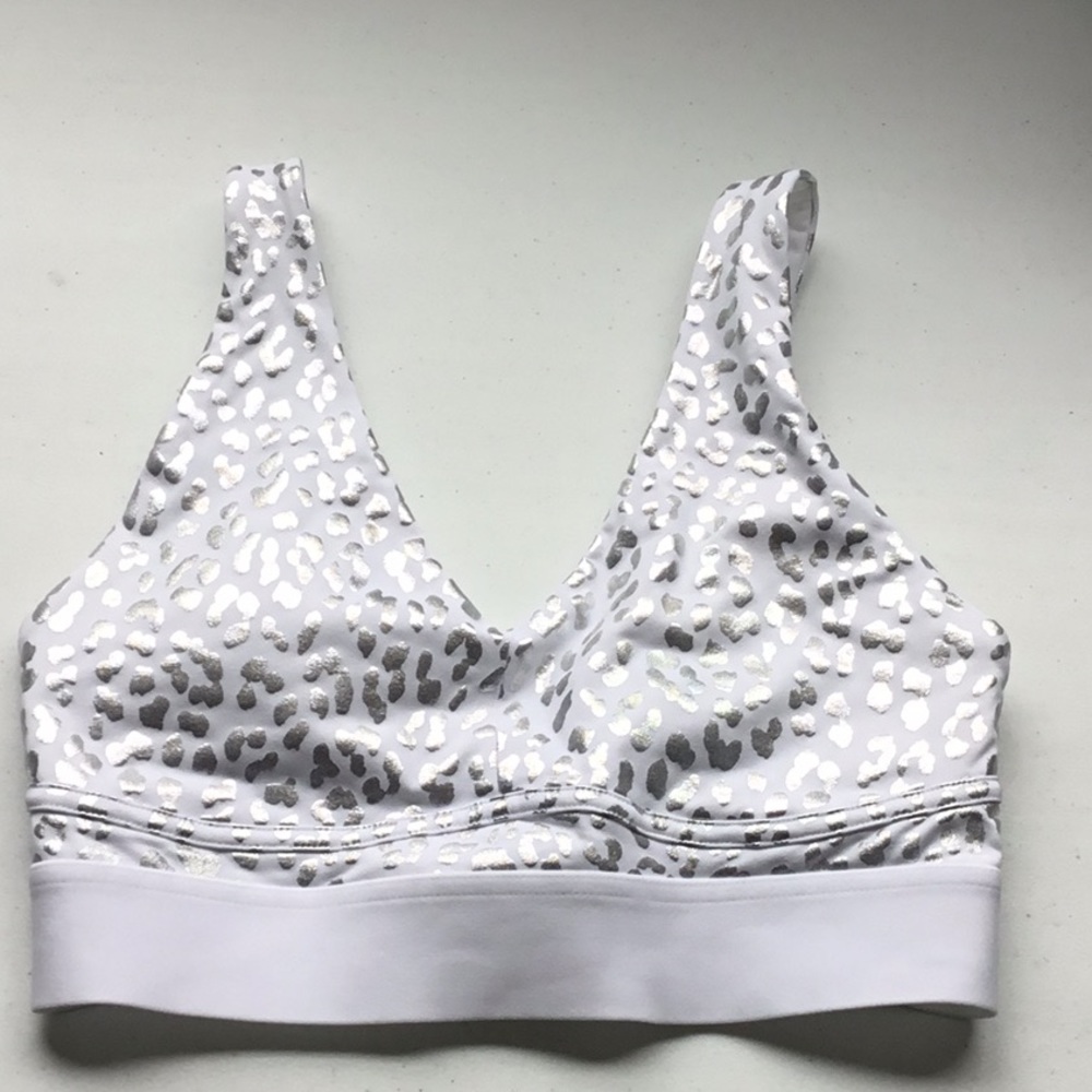 Fabletics light impact sports bra. Size M. Perfect condition.